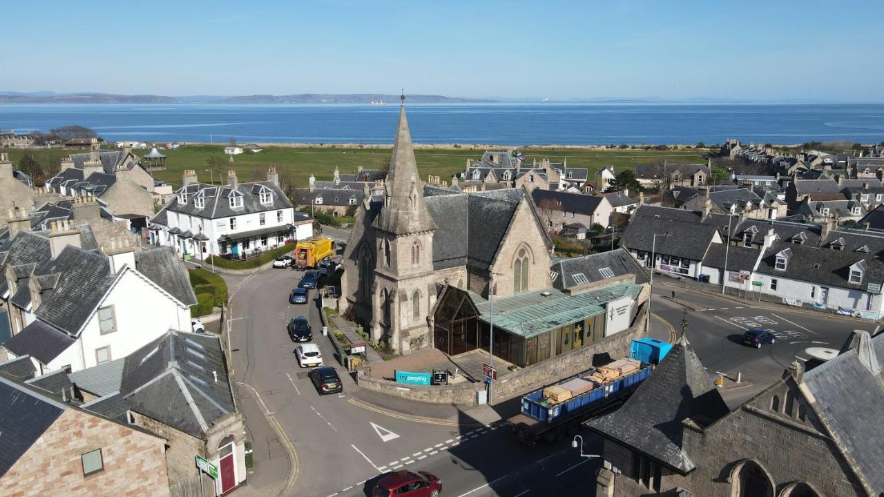 Colin Young Place Nairn Exteriér fotografie